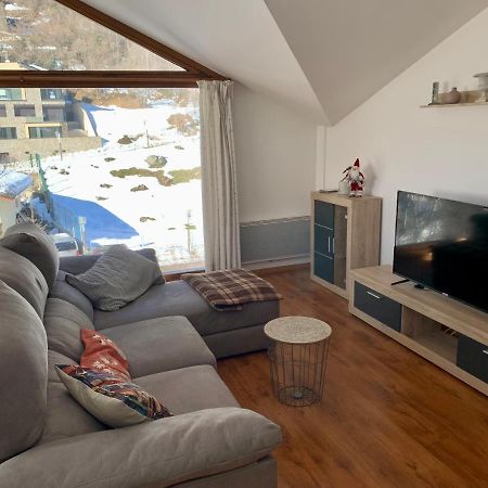 Els Esquiadors Llorts Apartment Ngoại thất bức ảnh