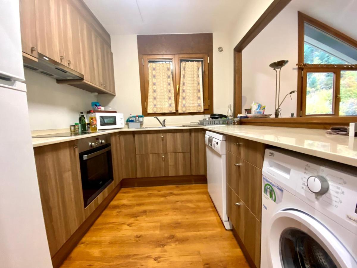Els Esquiadors Llorts Apartment Ngoại thất bức ảnh