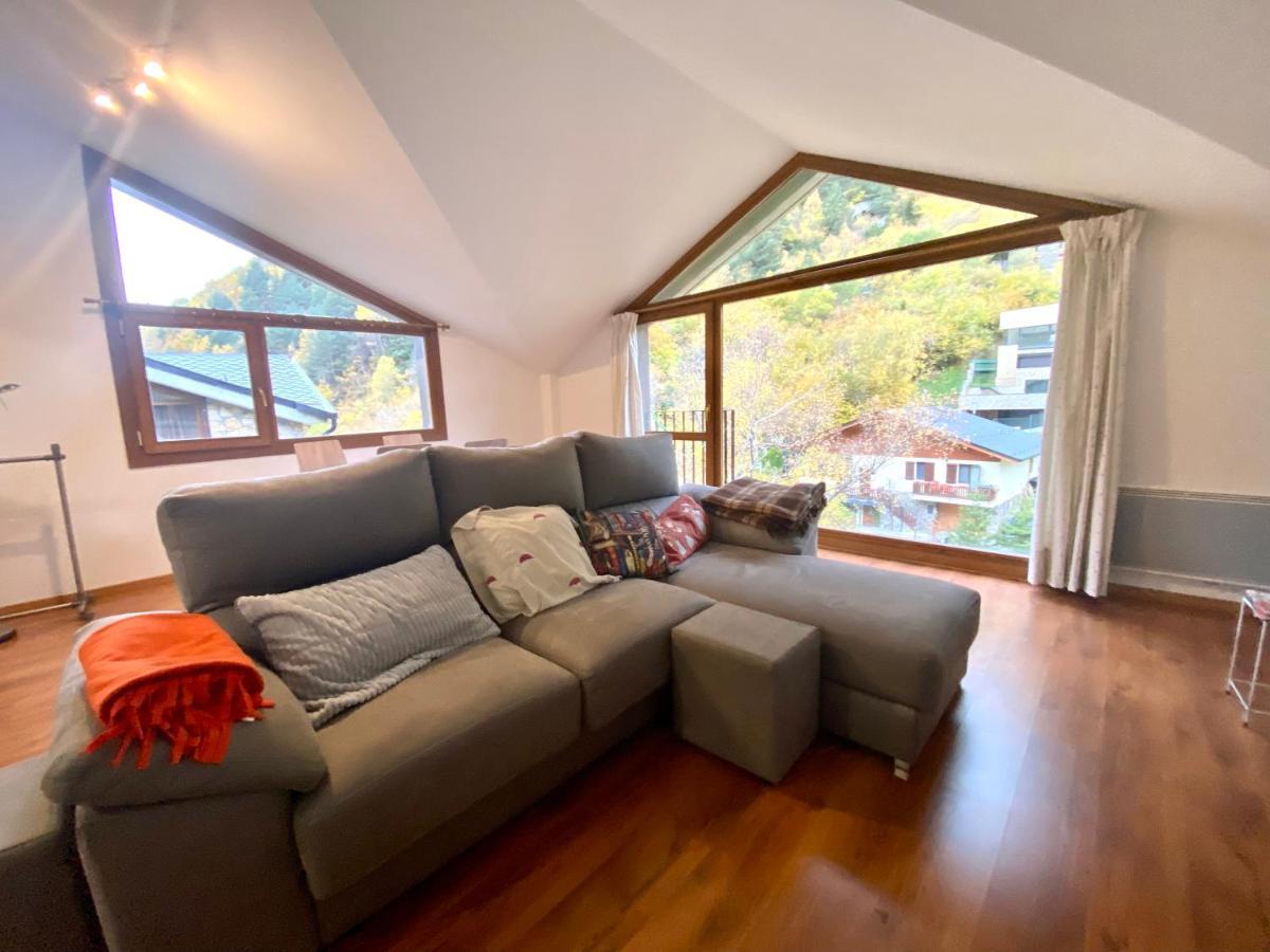 Els Esquiadors Llorts Apartment Ngoại thất bức ảnh