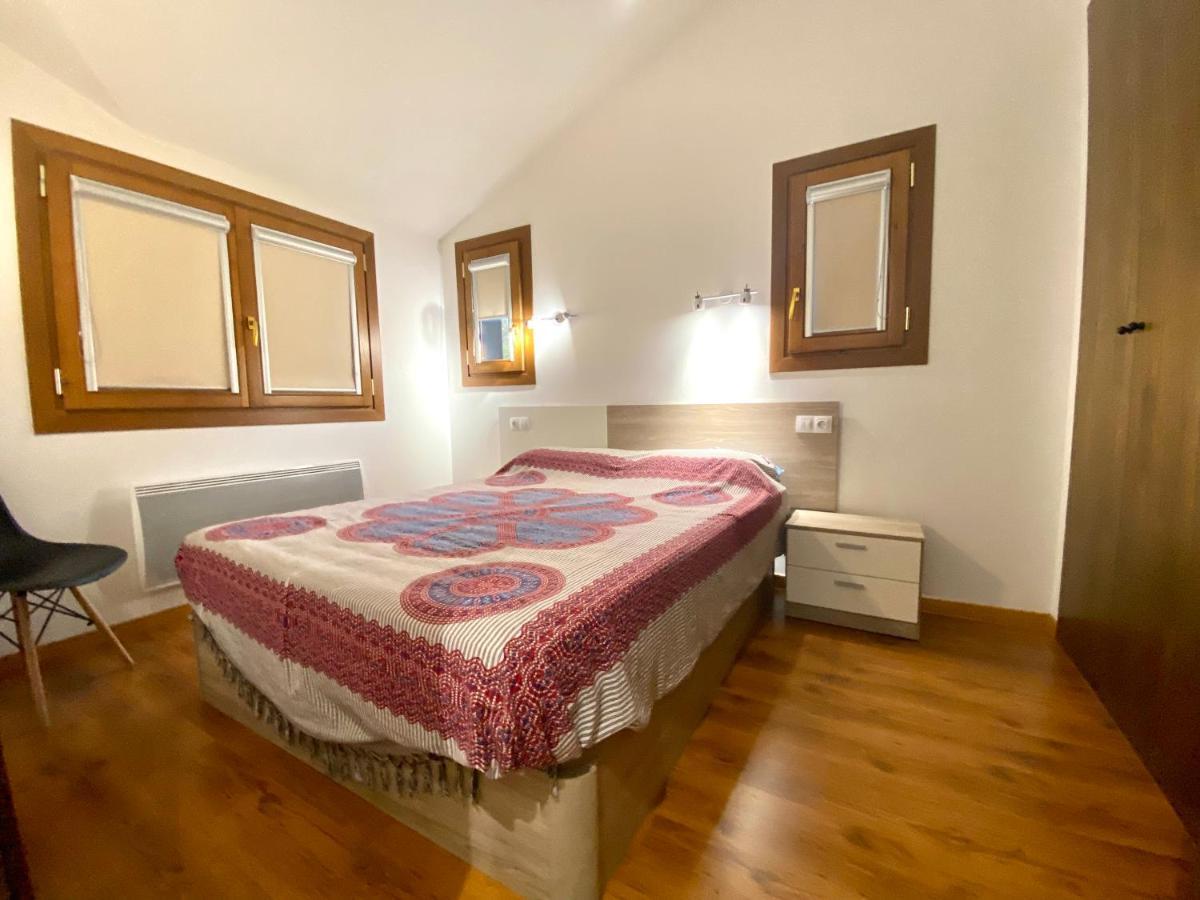 Els Esquiadors Llorts Apartment Ngoại thất bức ảnh