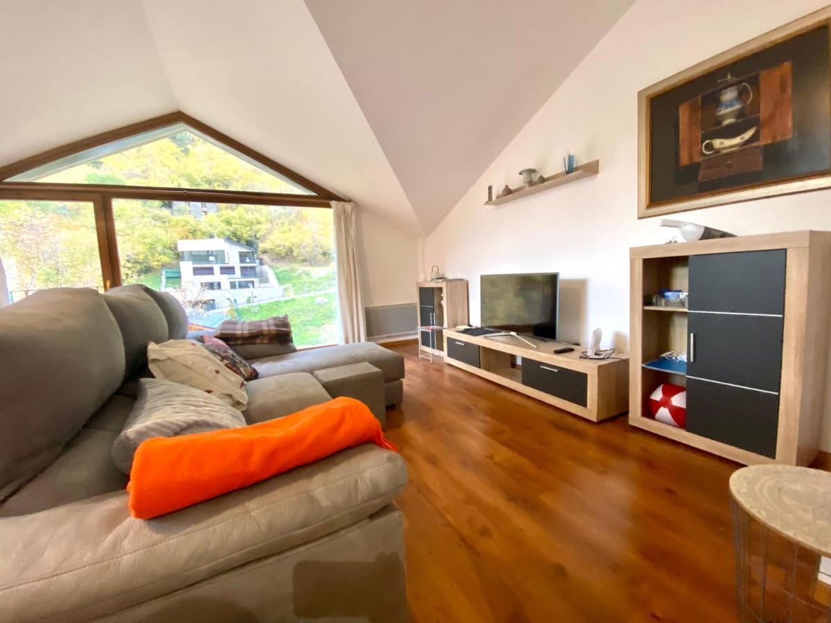 Els Esquiadors Llorts Apartment Ngoại thất bức ảnh