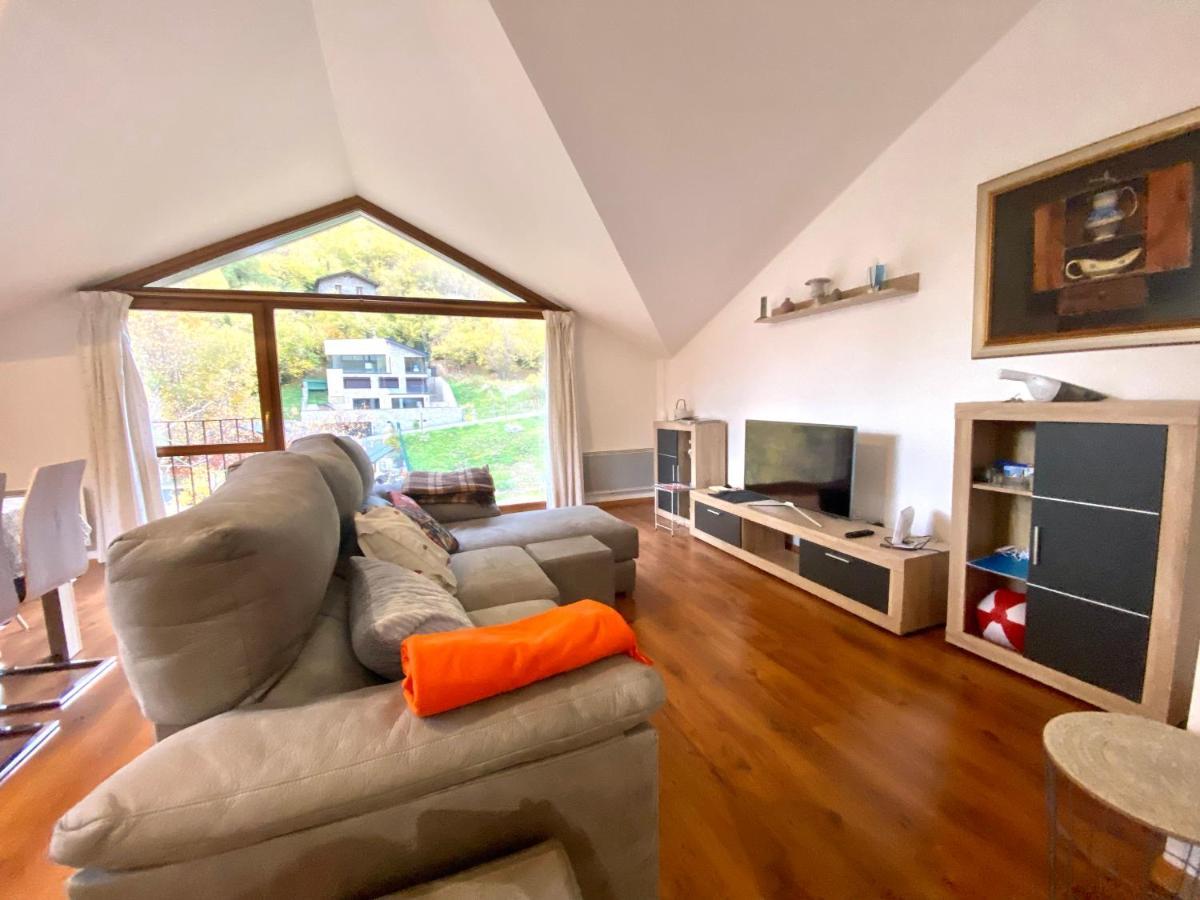 Els Esquiadors Llorts Apartment Ngoại thất bức ảnh